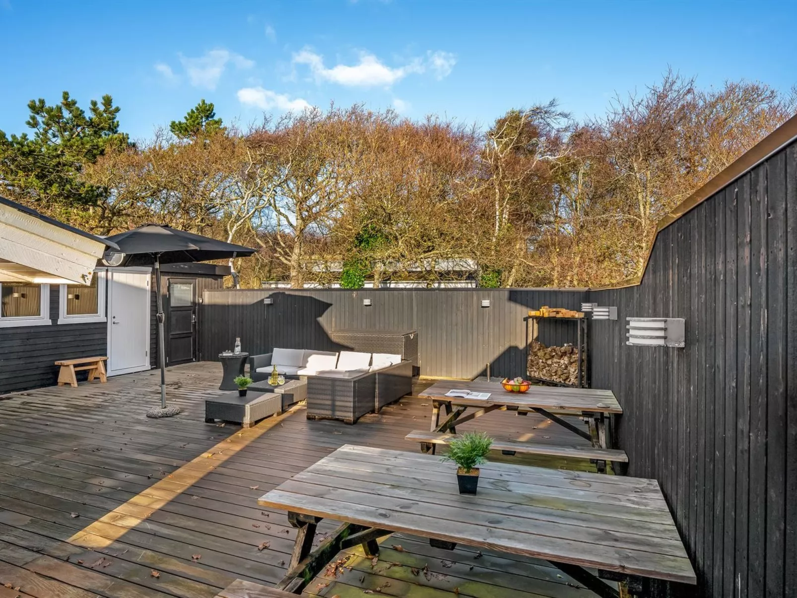 "Iwa" - 15m from the sea-Outside