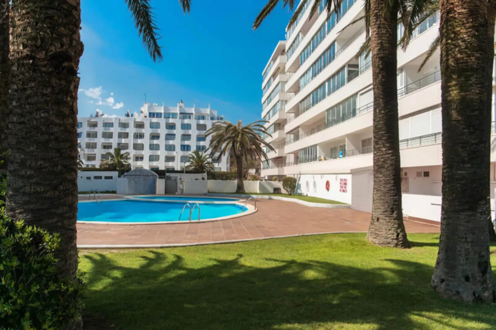 Appartements à Roses-Untagged