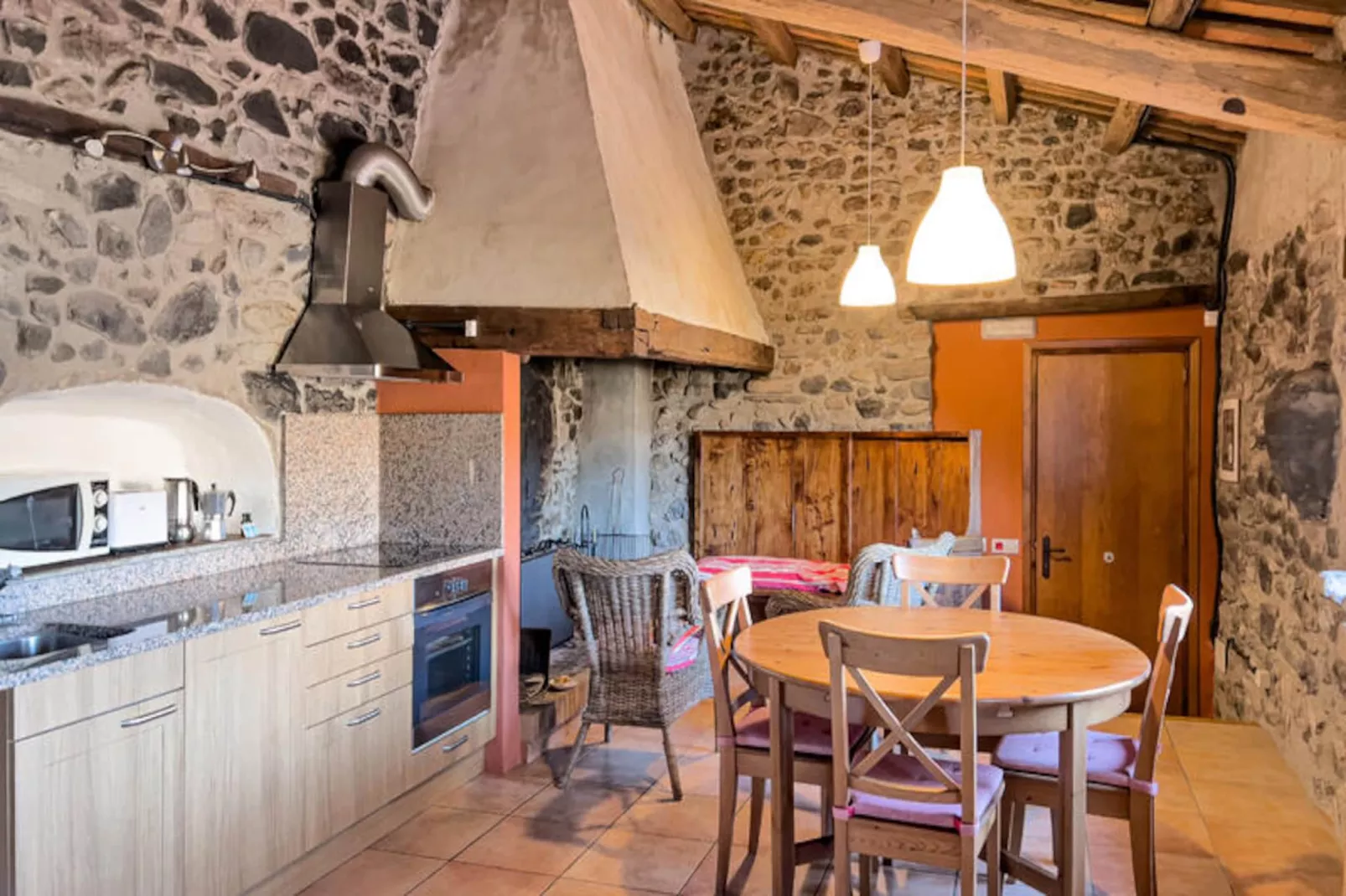 Appartements à Sant Feliu de Pallerols-Non tagué