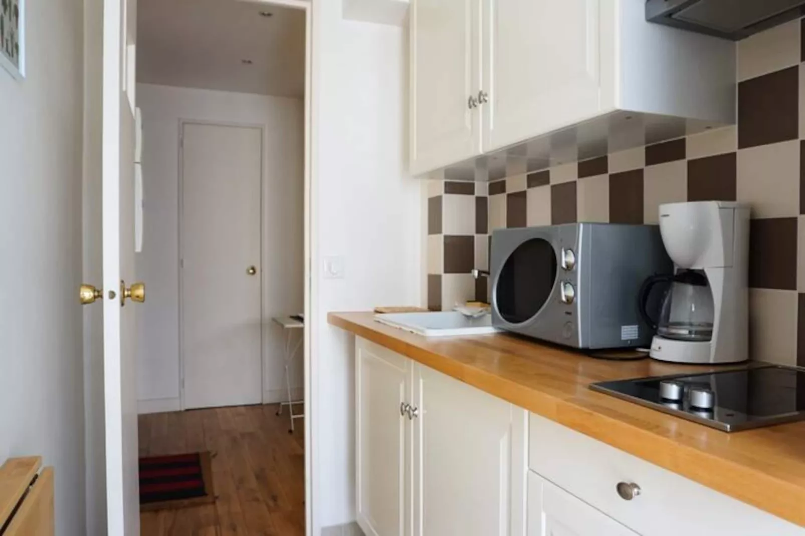 Studio à Paris-Untagged