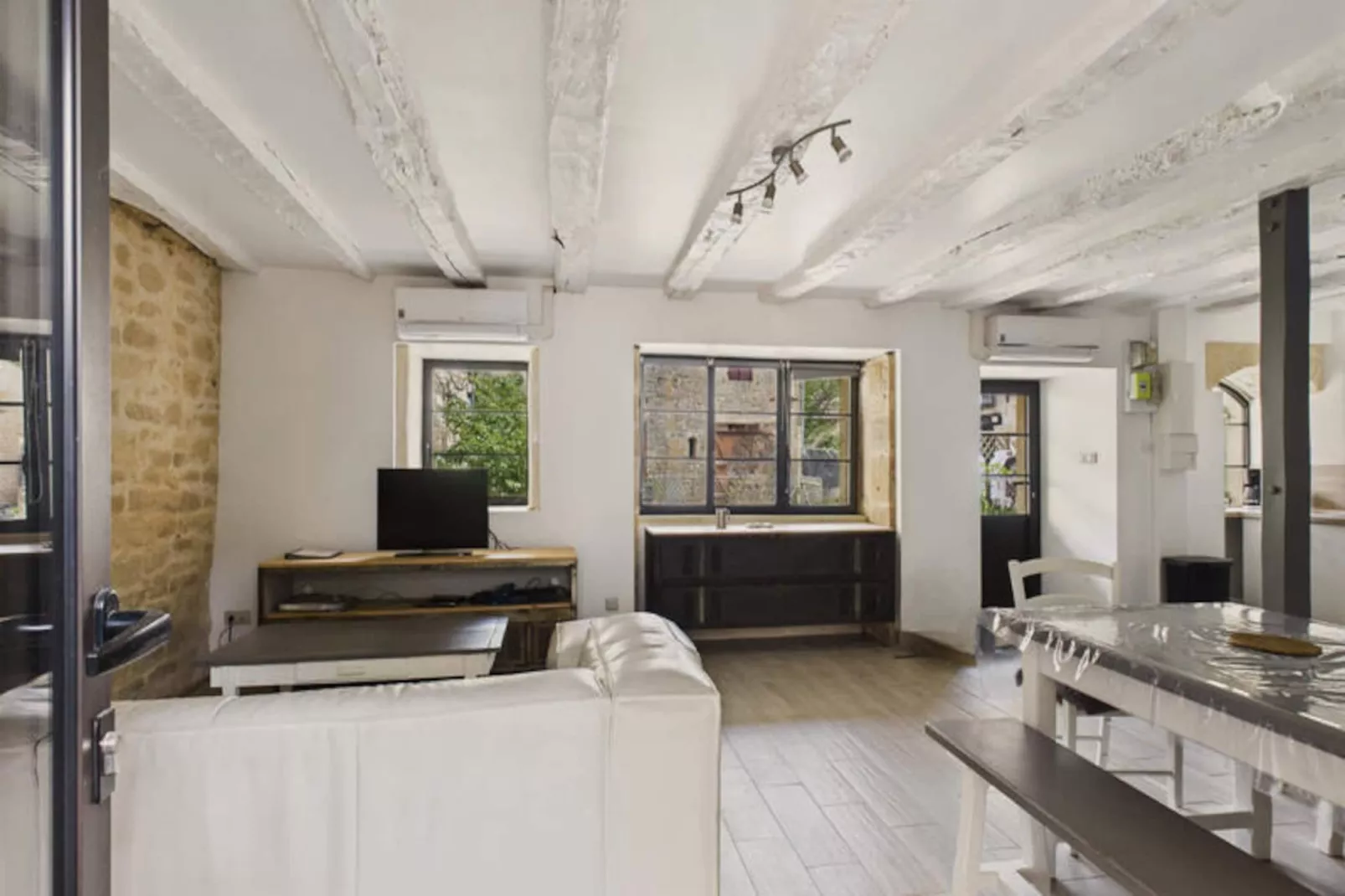 Maison à Saint Leon sur Vezere-Non tagué