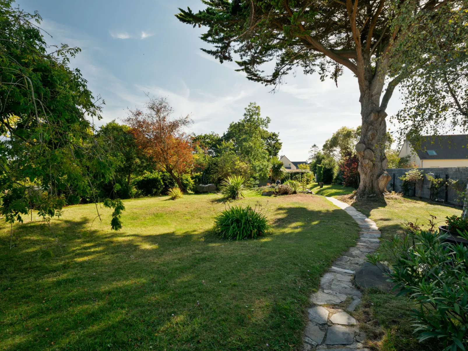 La Roche Blanche-Outside