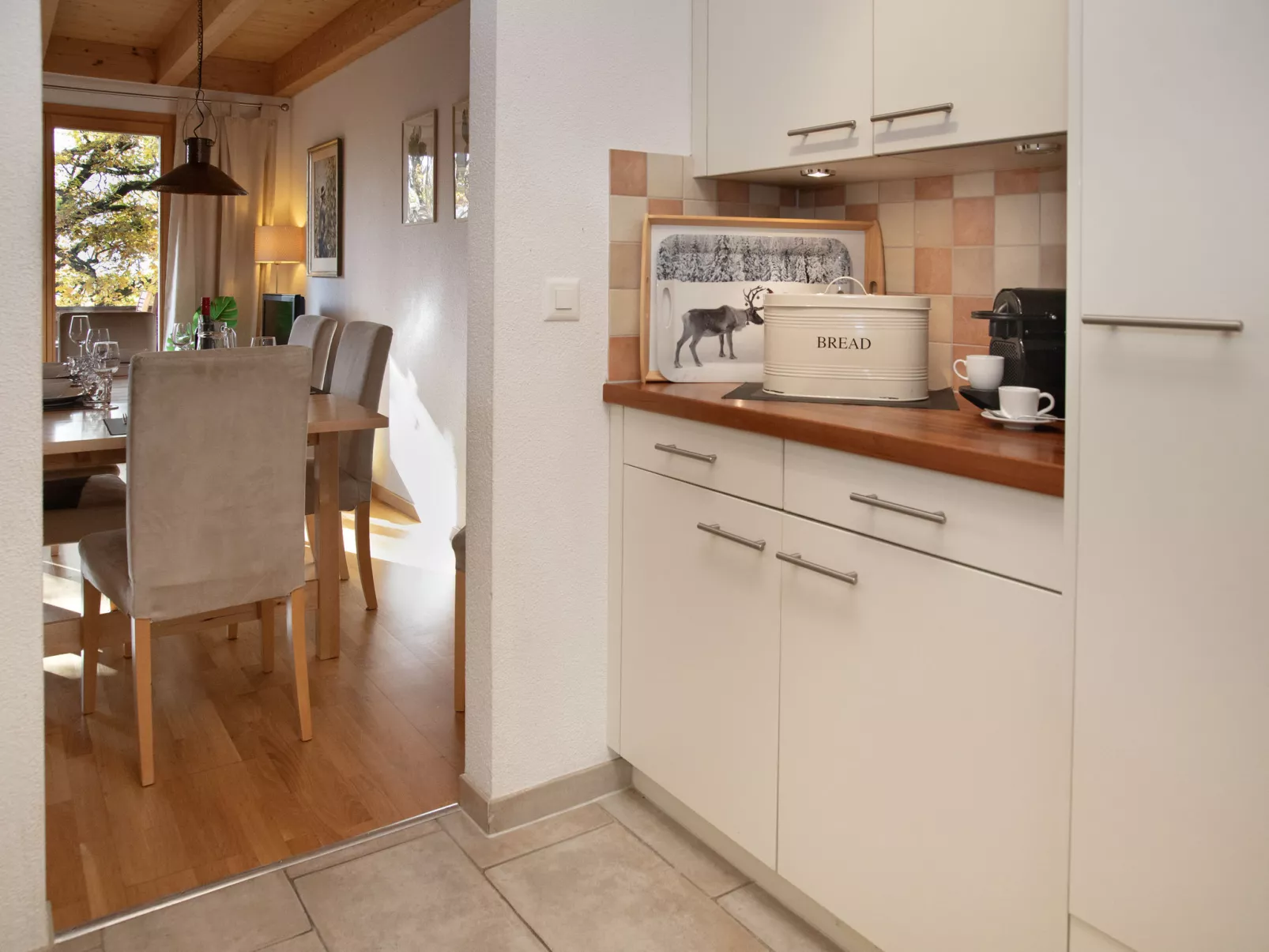 Racer's Retreat Apt.2-Drinnen