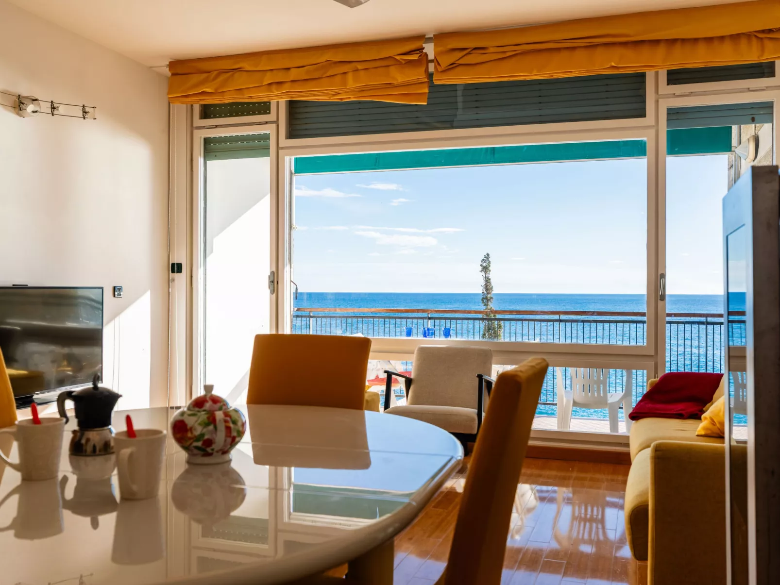 Capo Pino tra le Onde-Drinnen