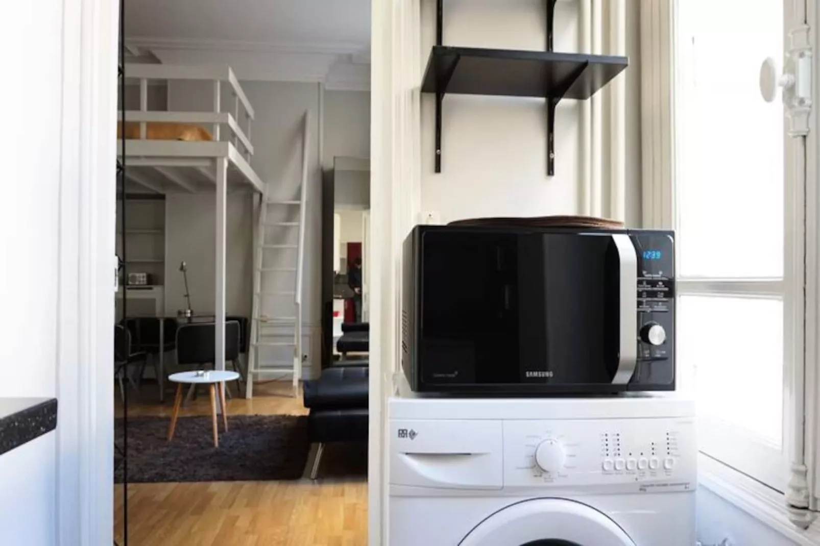 Studio à Paris-Untagged