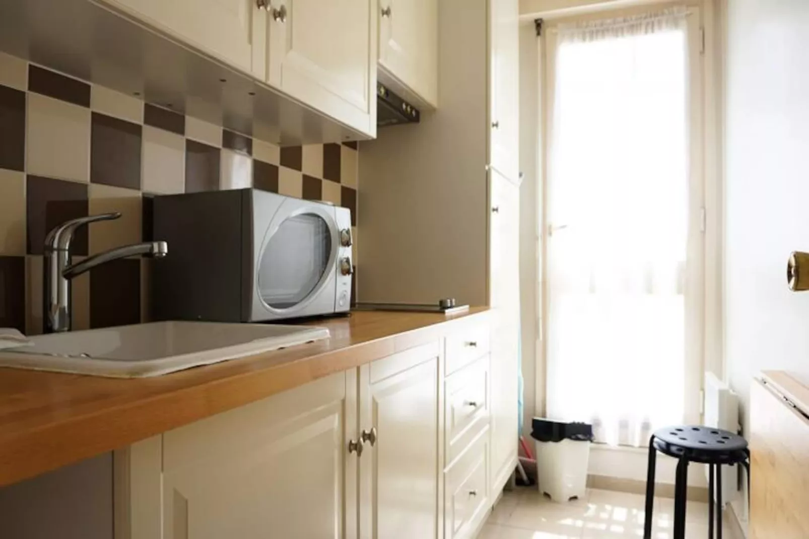 Studio à Paris-Untagged