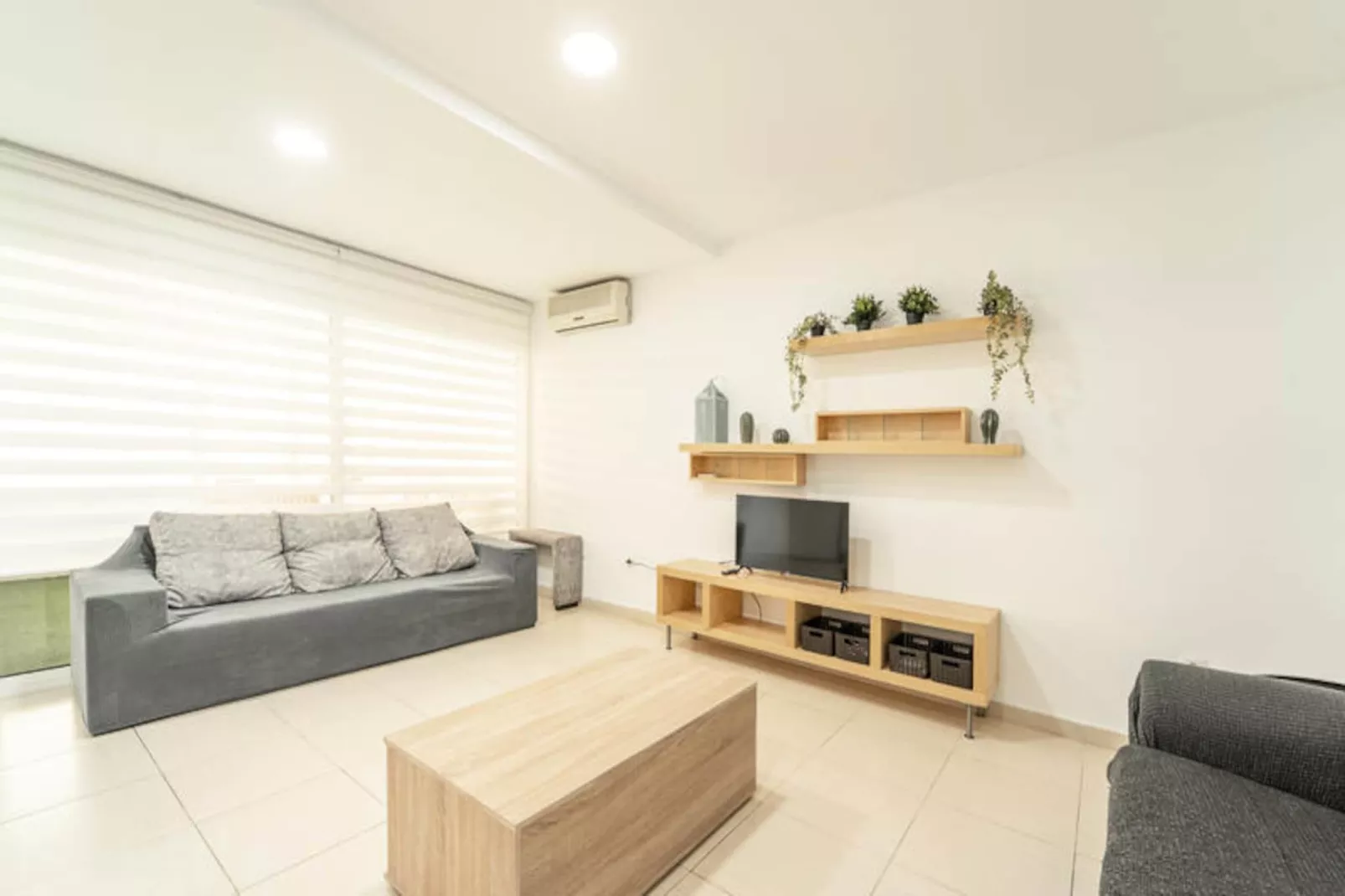 Appartements à Roses-Untagged