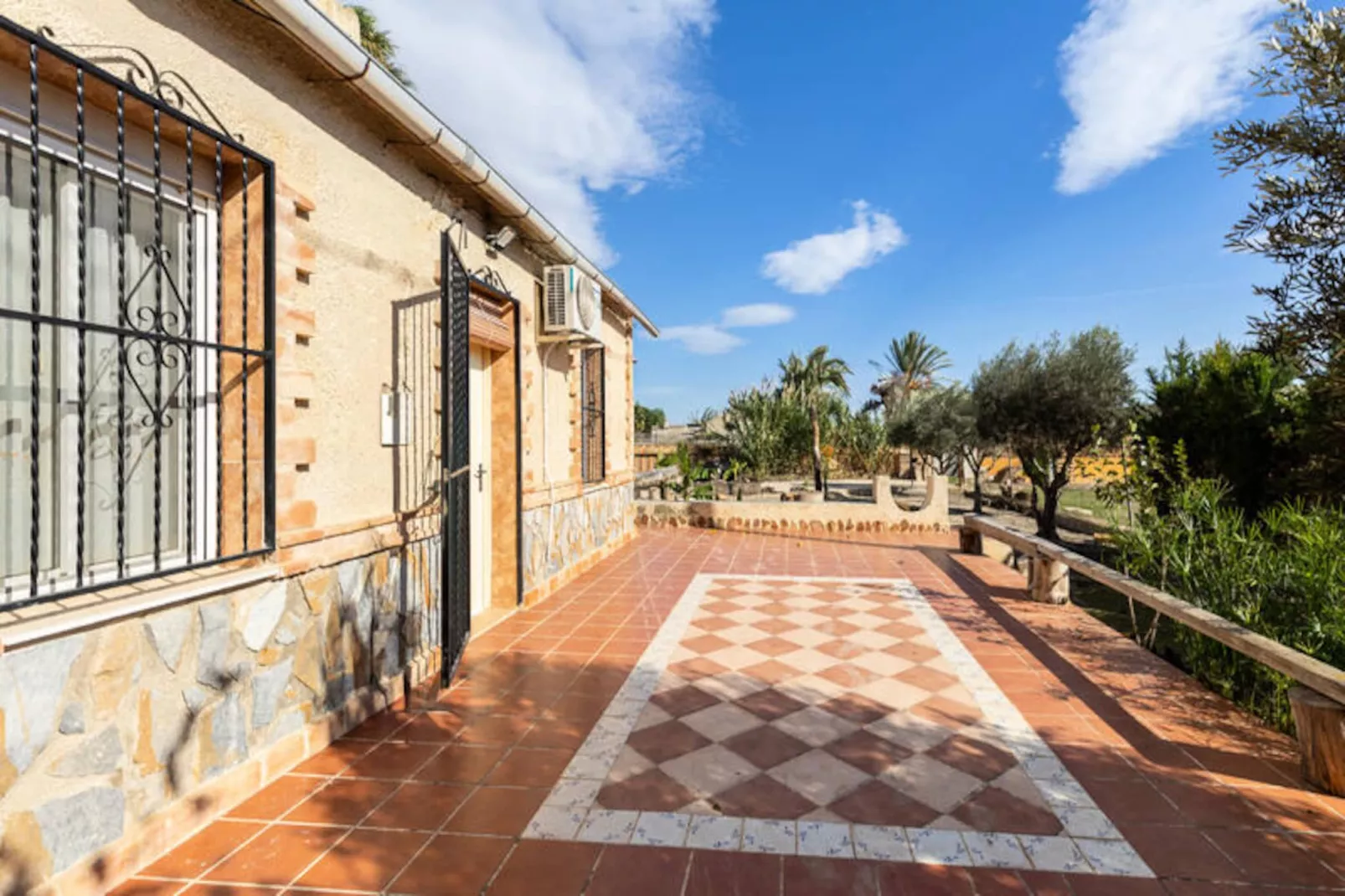 Maison à Dolores-Non tagué