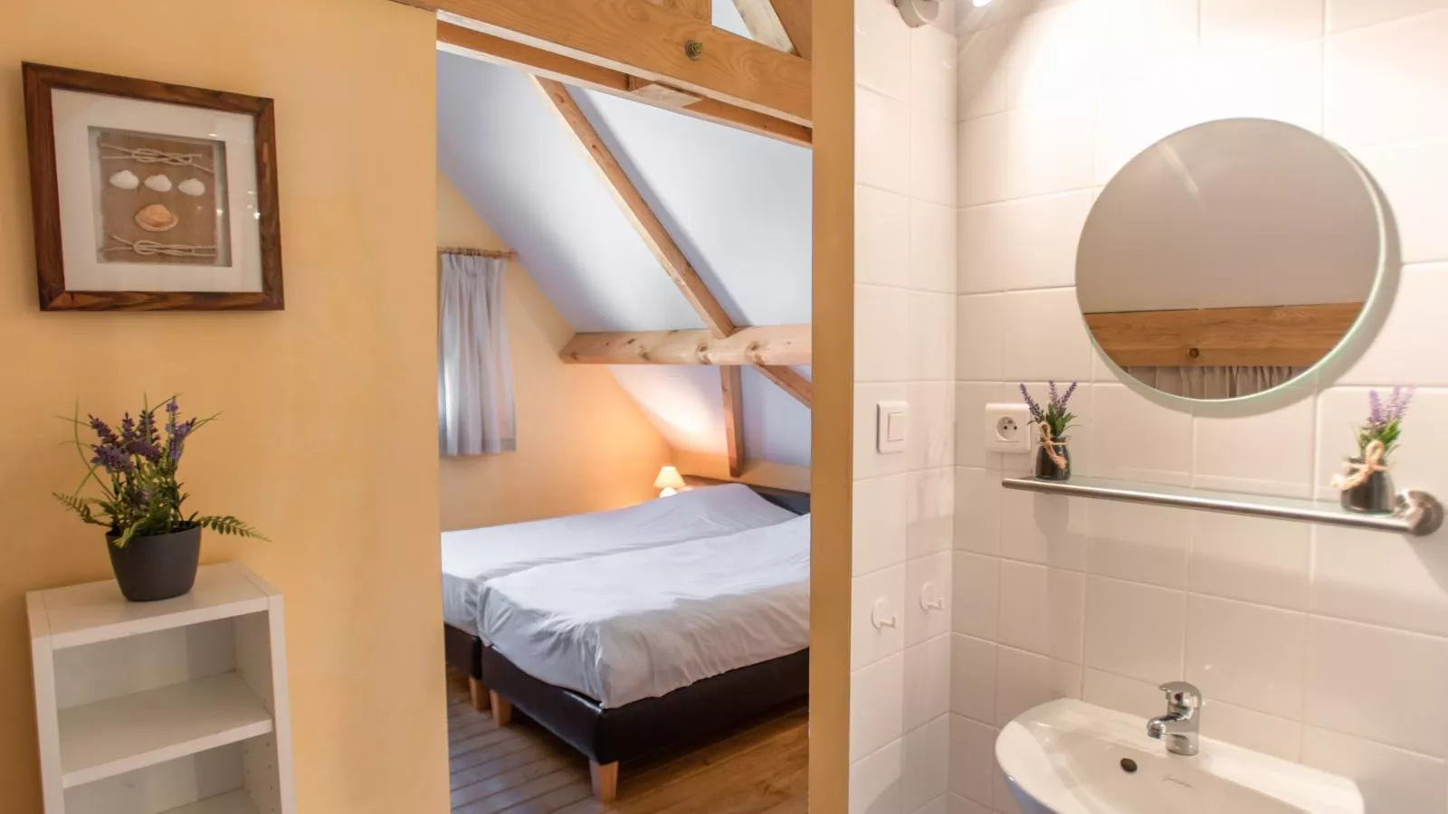 Lac Bleu 25-Bathroom