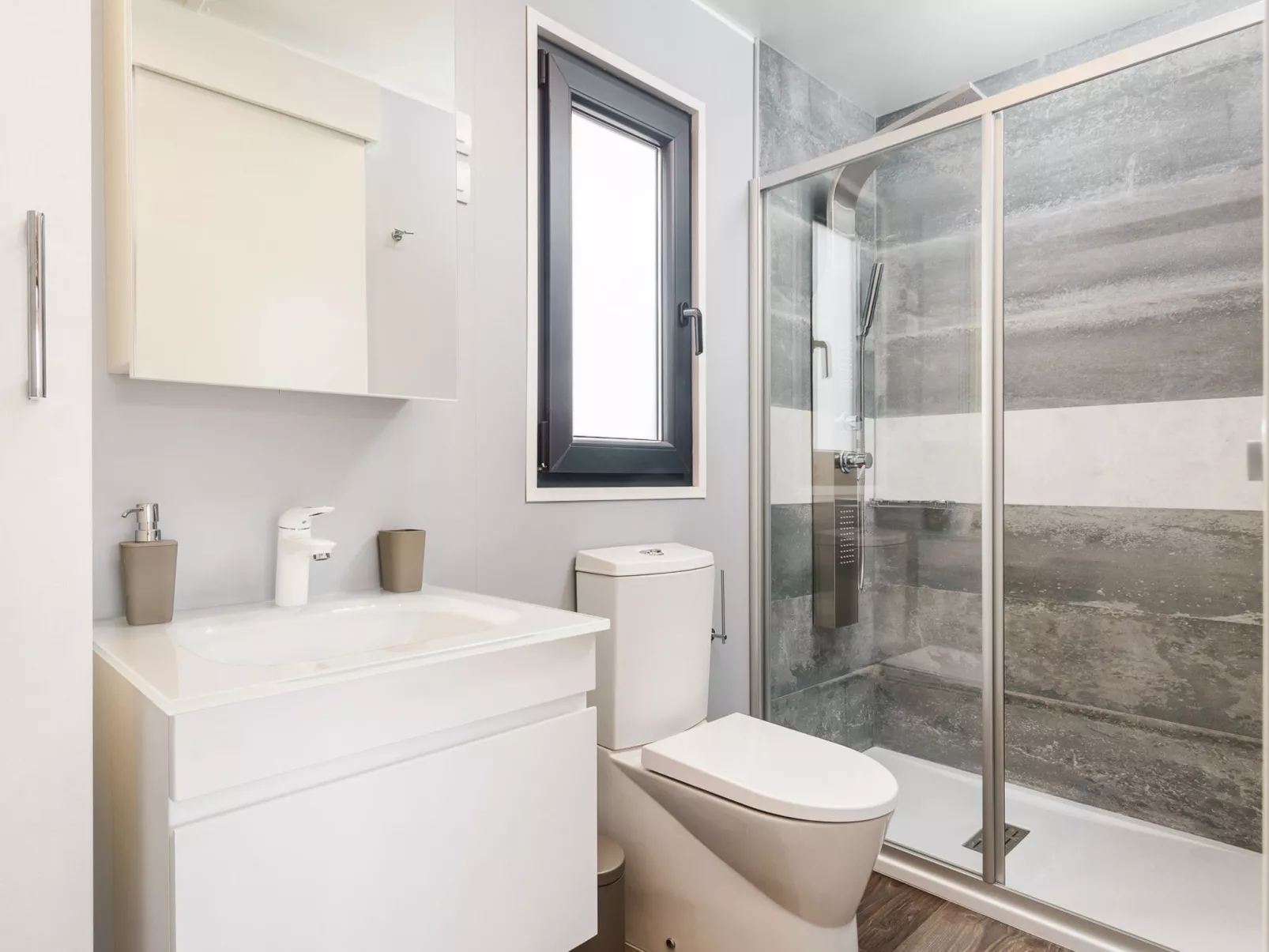 Camping Santa Marina-Drinnen