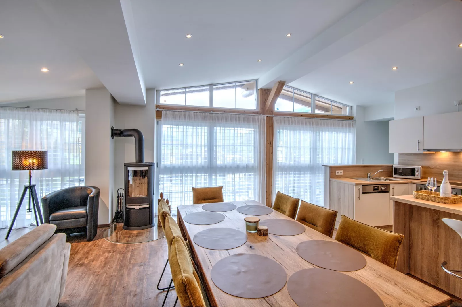 Brunner Apartment Top 7 Penthouse-Dining room