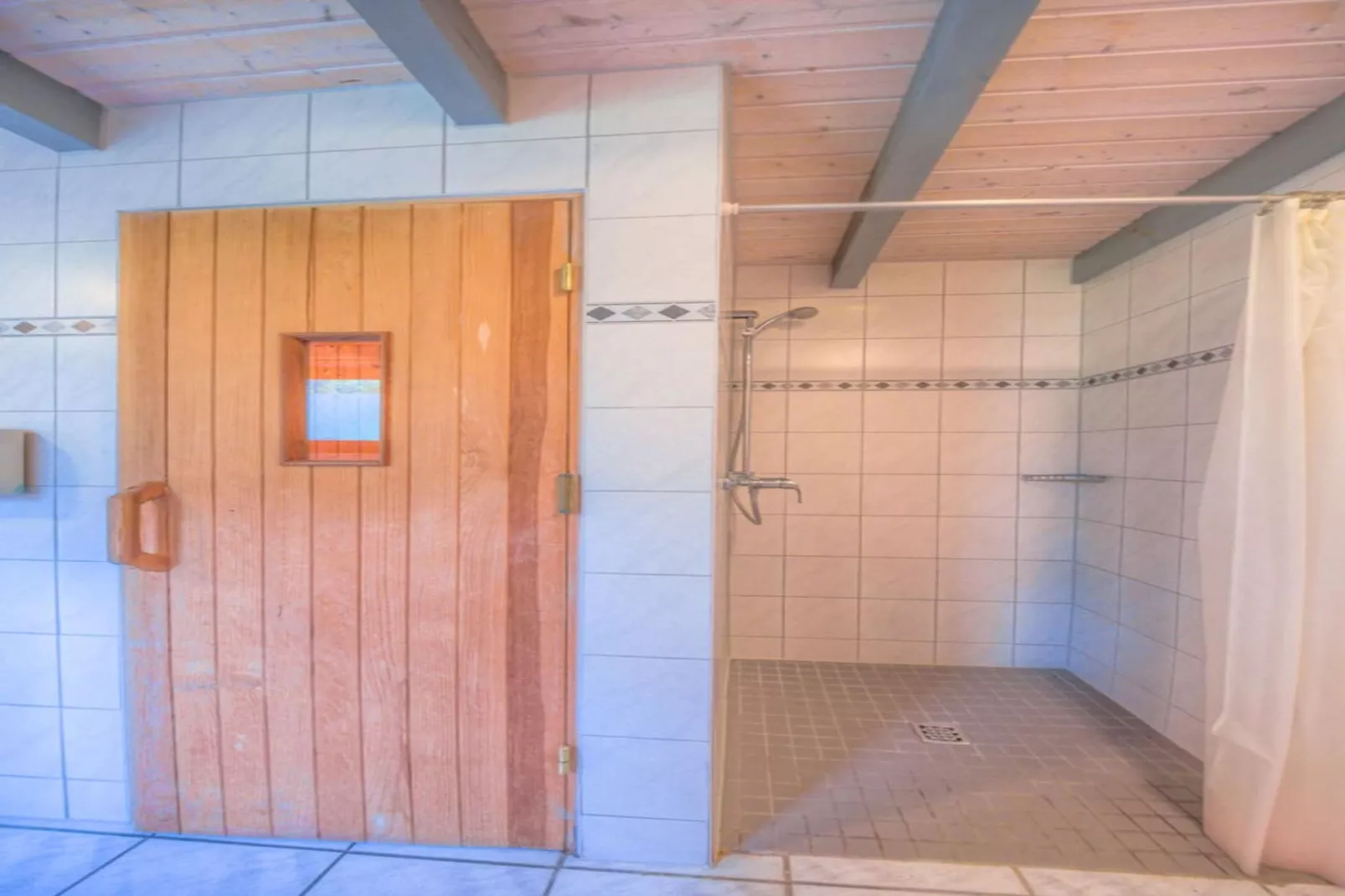 FH Wildgans Comfort Nr48-Badezimmer