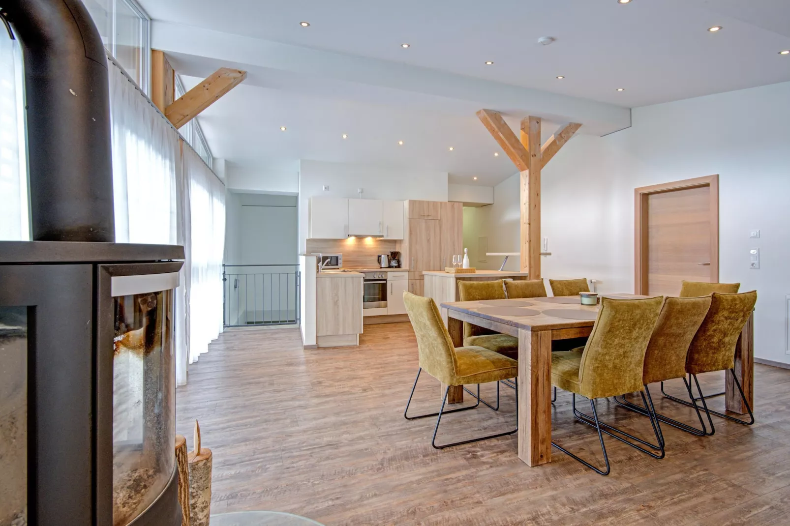 Brunner Apartment Top 7 Penthouse-Dining room