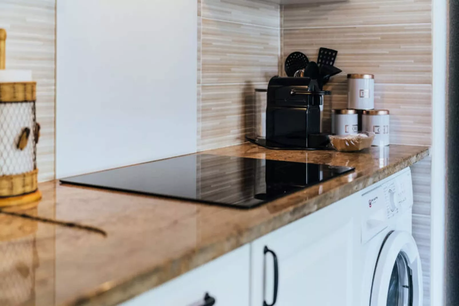 Appartements à Roses-Untagged