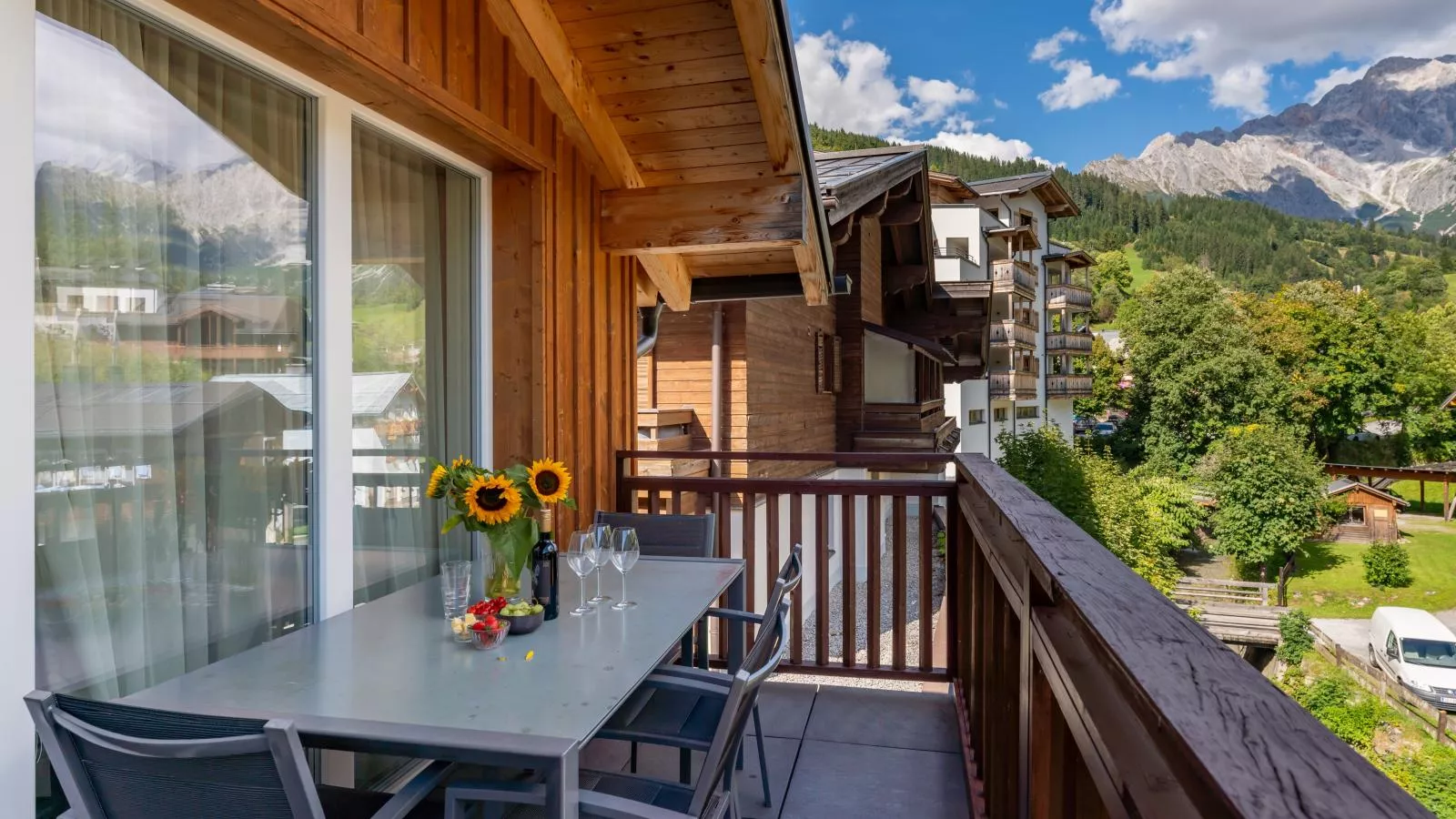 Emma Top 4-Terrace balcony