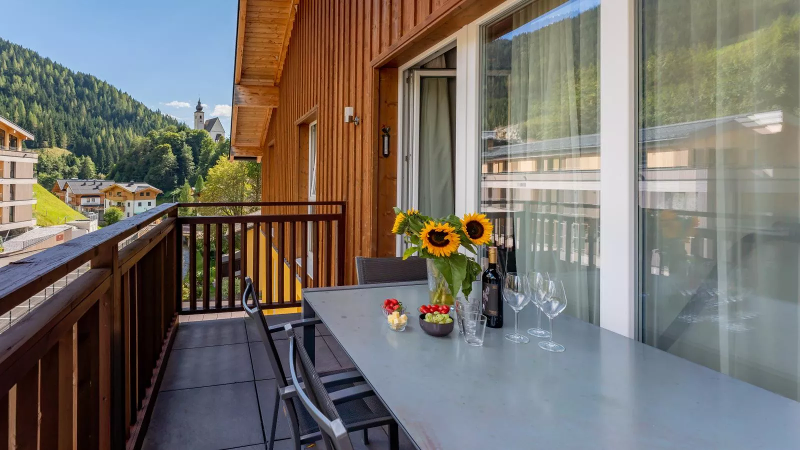 Emma Top 4-Terrace balcony
