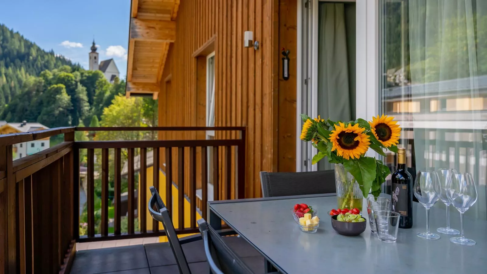Emma Top 4-Terrace balcony