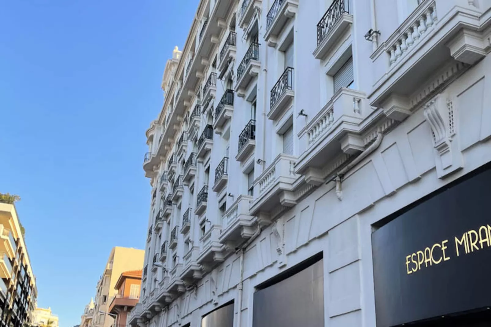 Studio à Cannes-Untagged