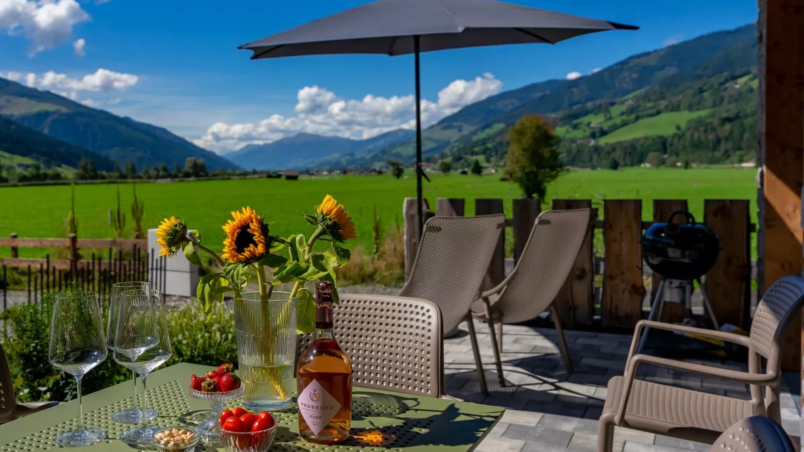 Chalet Aquila-Terrace balcony