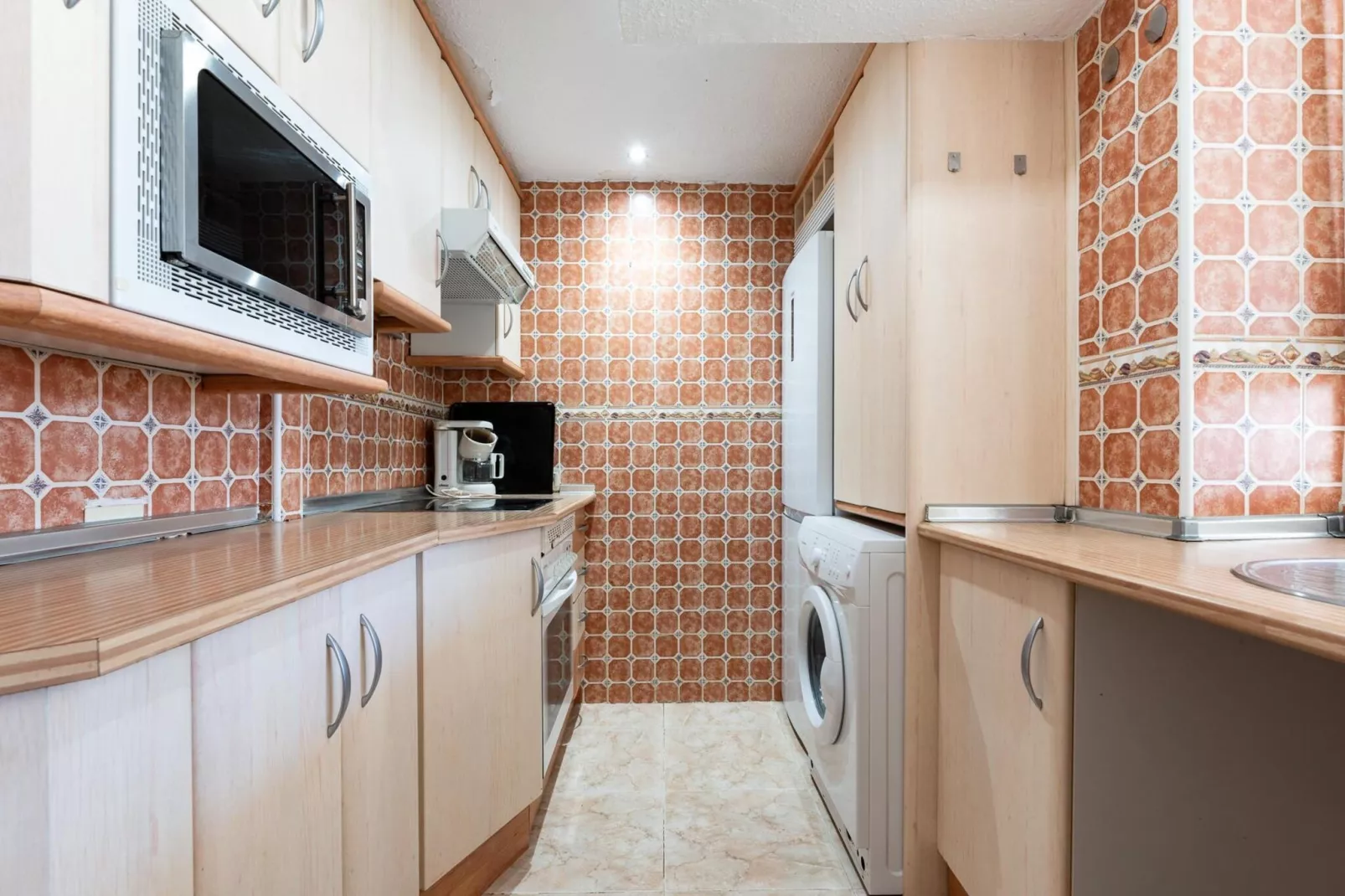 CT 269 GR - Faro's Sun Beach & More in Almuñecar-Kitchen