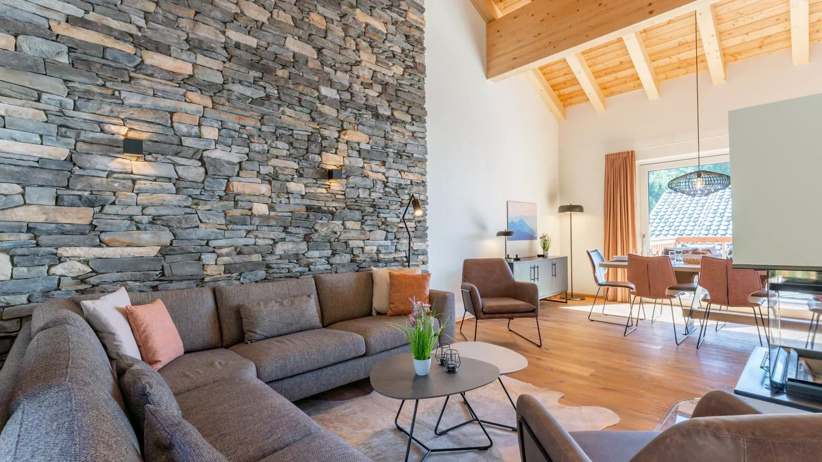 Atemlos Mountain Chalet-Living room
