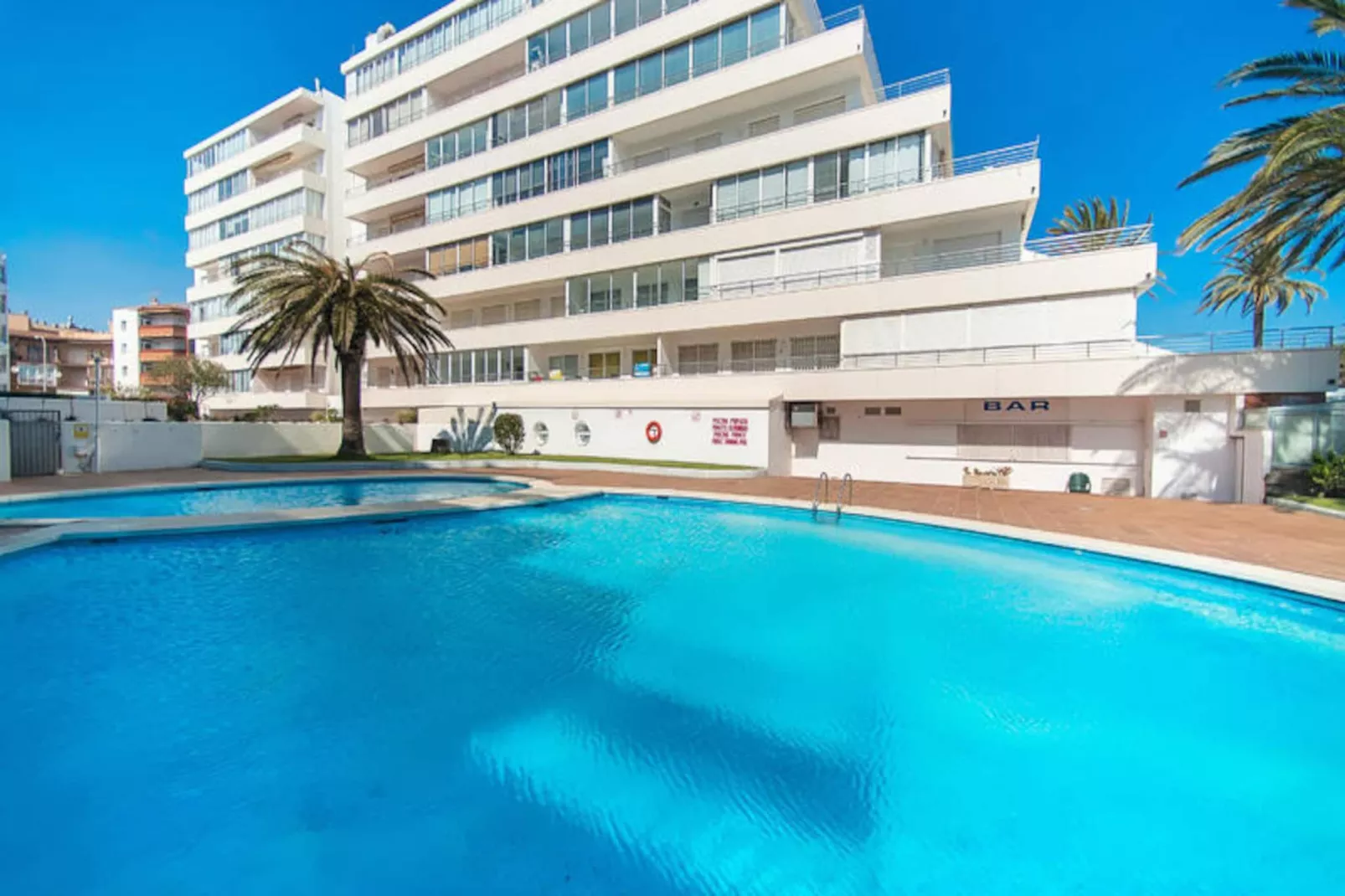 Appartements à Roses-Untagged