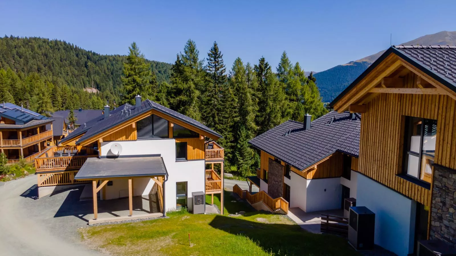 Atemlos Mountain Chalet-Exterior summer