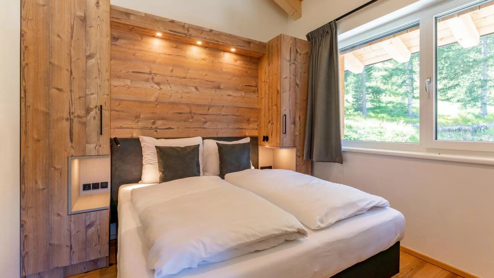 Alpinchique 3 Mountain Chalet-Bedroom