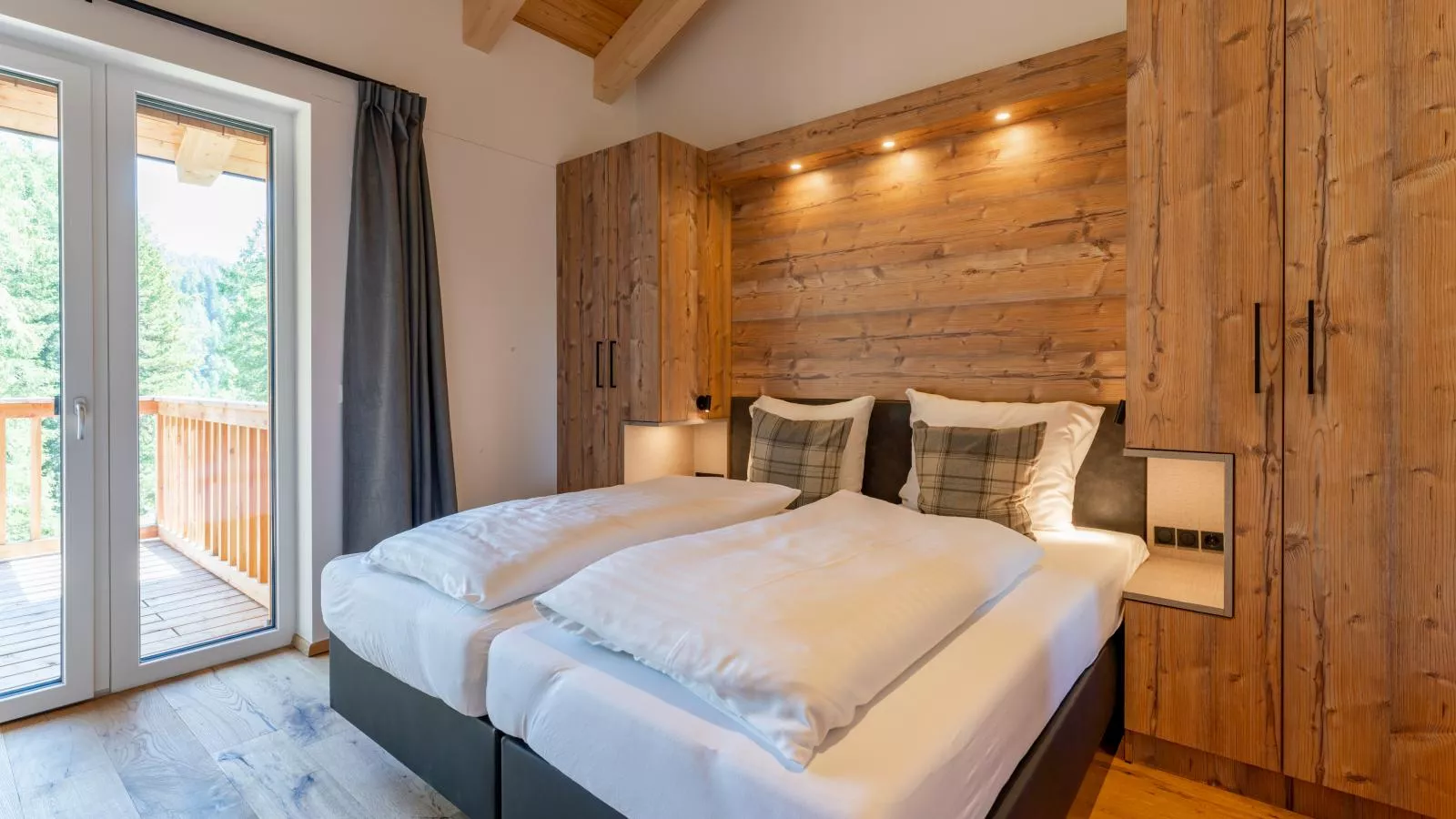 Alpinchique 3 Mountain Chalet-Bedroom