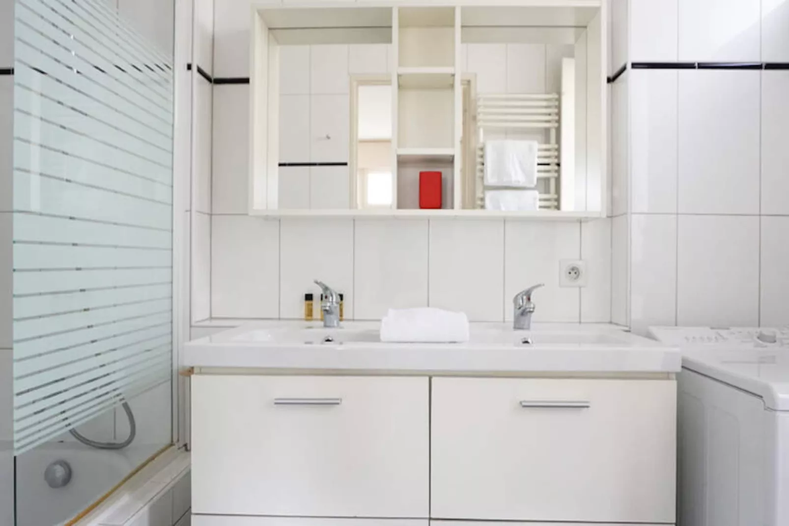 Studio à Paris-Untagged