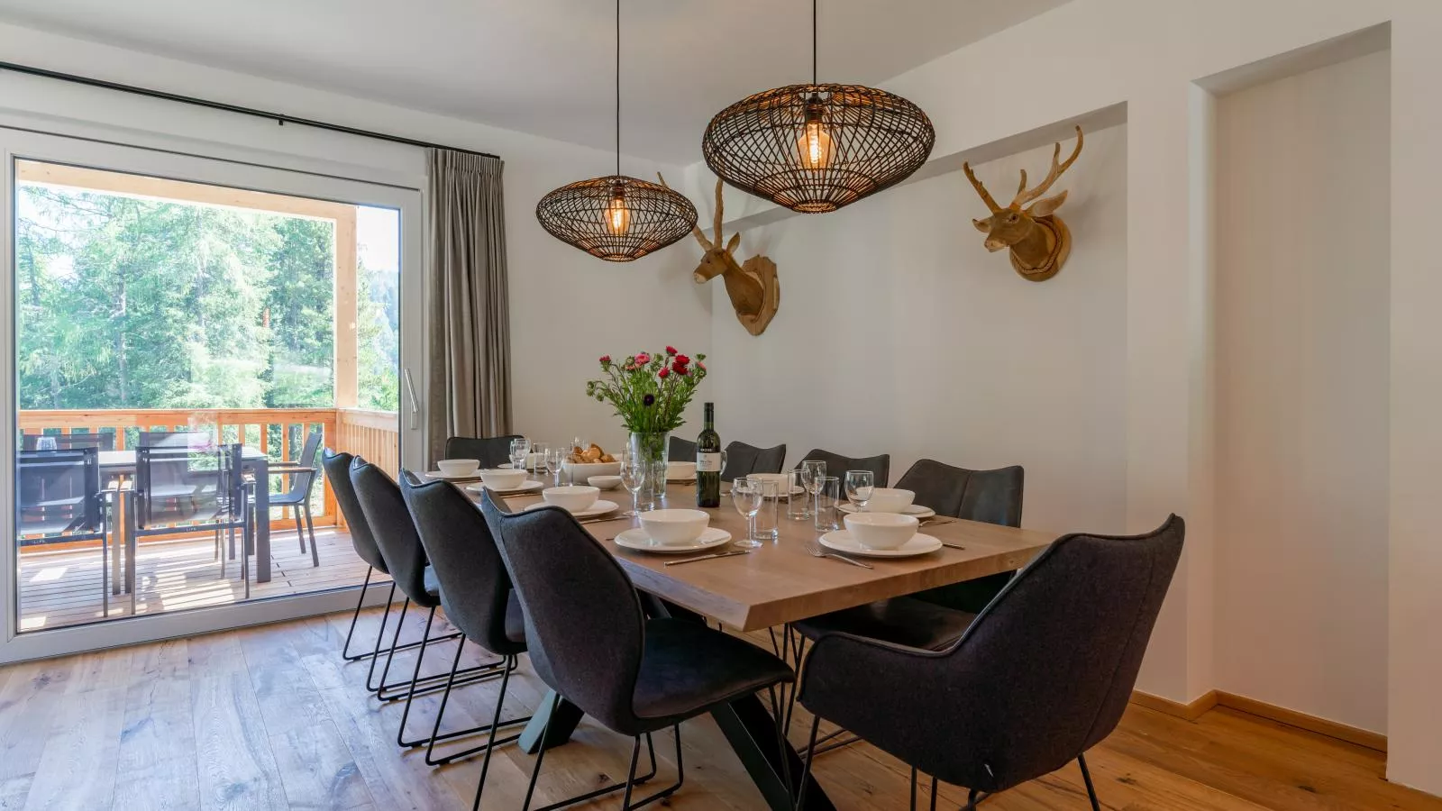 Alpinchique 3 Mountain Chalet-Dining room