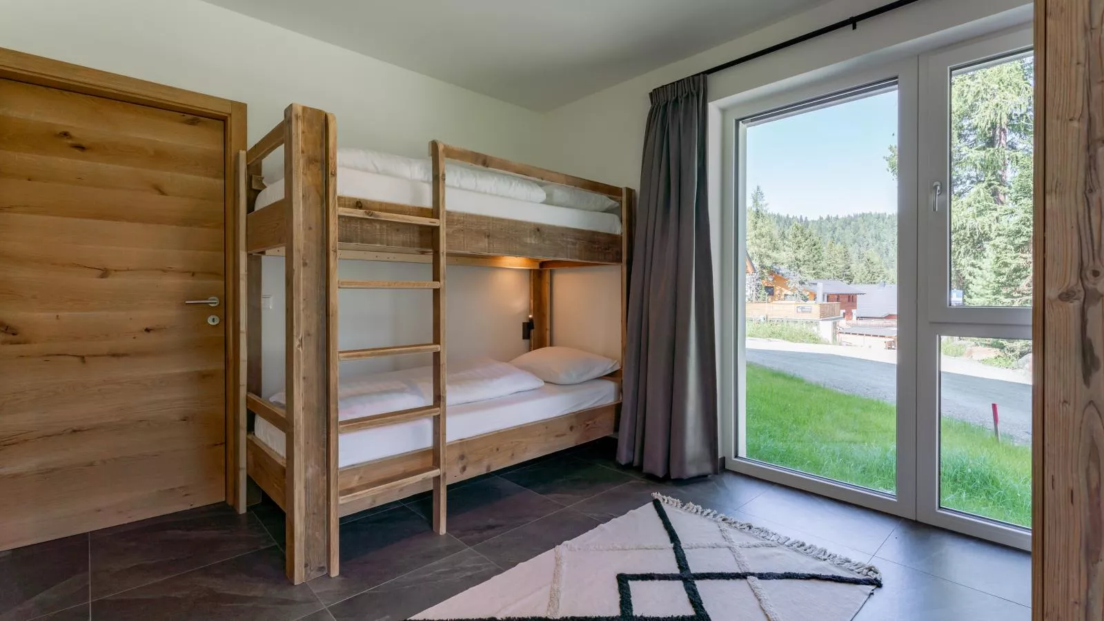 Alpinchique 3 Mountain Chalet-Bedroom