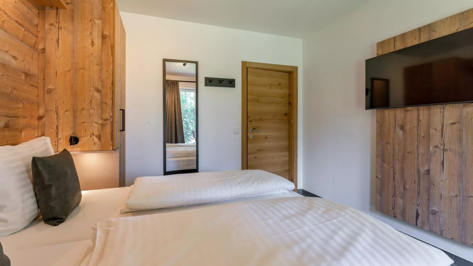 Alpinchique 3 Mountain Chalet-Bedroom