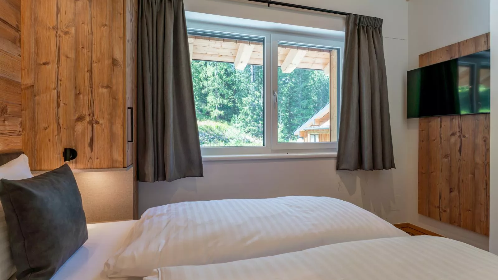 Alpinchique 3 Mountain Chalet-Bedroom