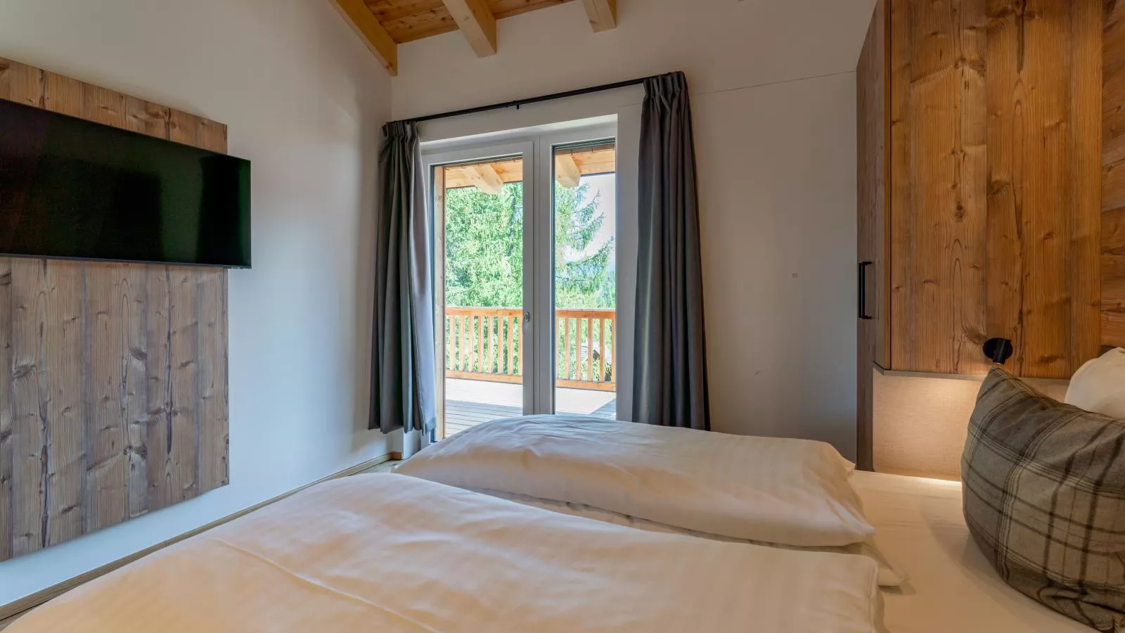 Alpinchique 3 Mountain Chalet-Bedroom