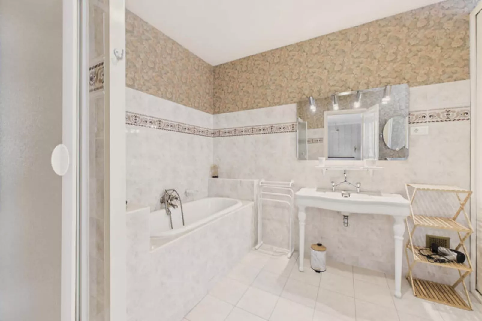 Maison à Montignac-Nicht zugeordnet