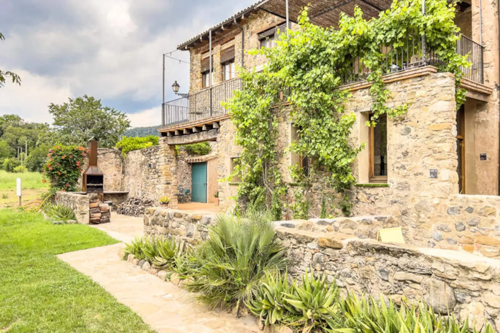 Mobil Home - Bungalow - Cottage à Montagut i Oix-Non tagué