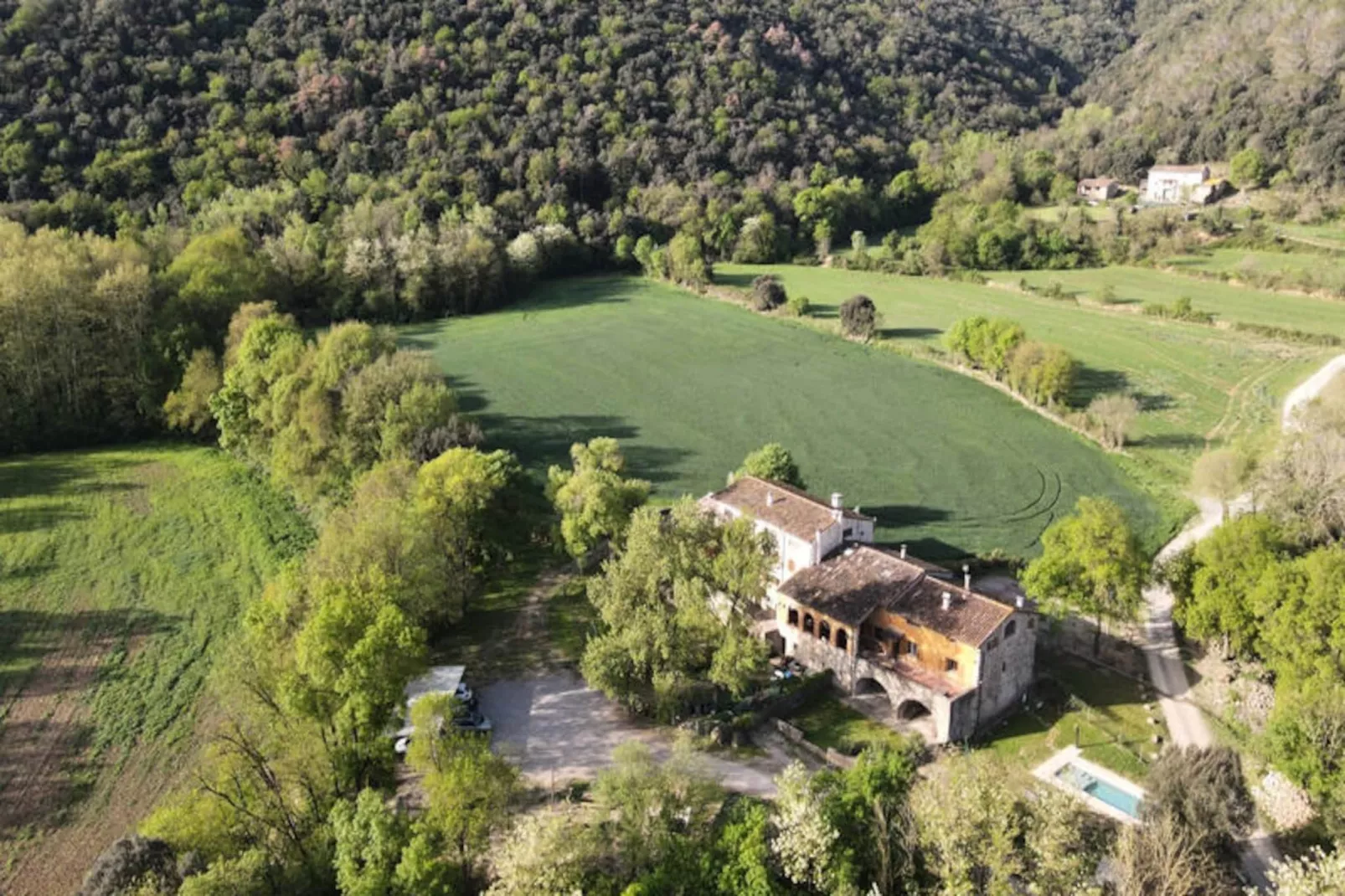 Appartements à Montagut i Oix-Nicht zugeordnet