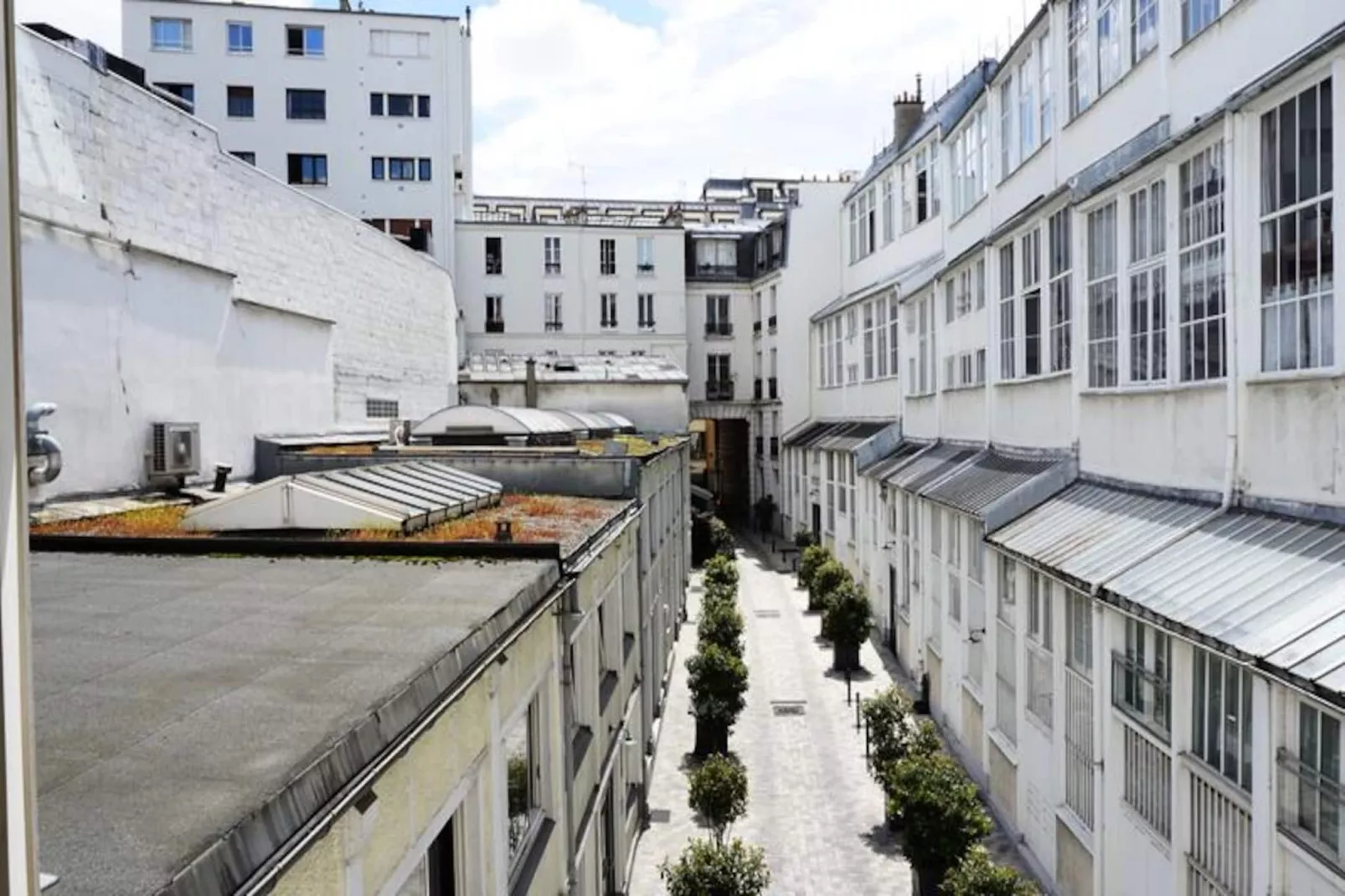 Studio à Paris-Untagged