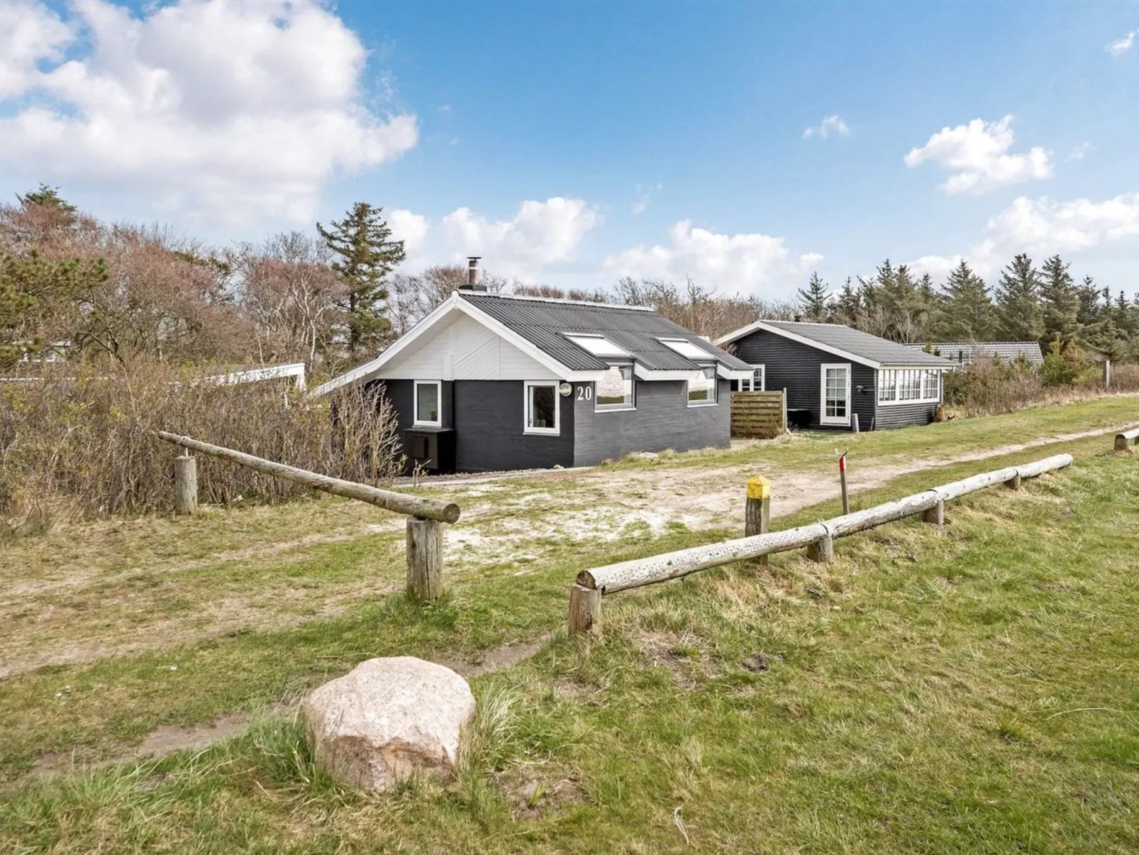 "Iwa" - 15m from the sea-Outside