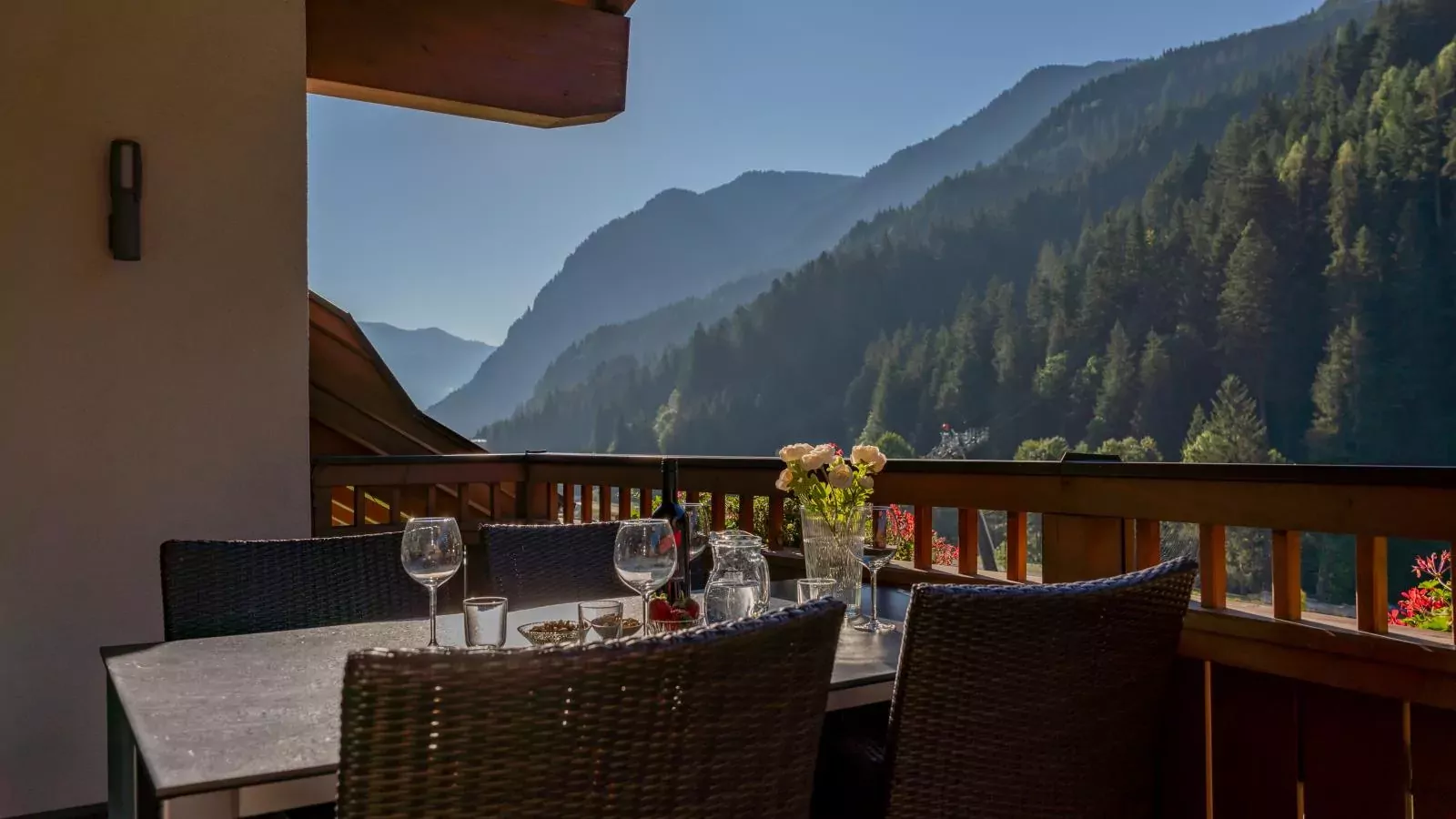 Saalbach Hinterglemm-Terrace balcony