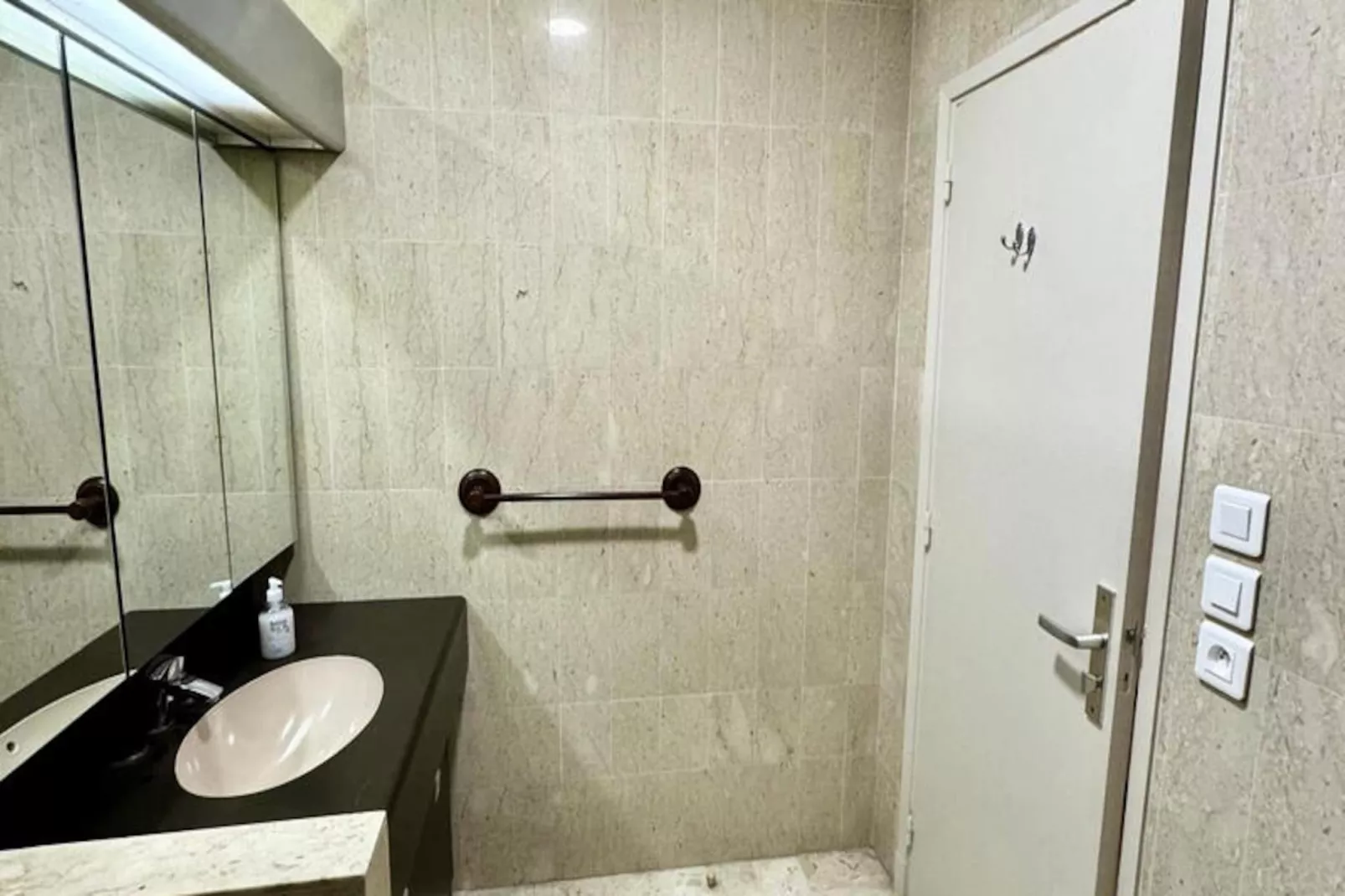 Studio à Cannes-Untagged