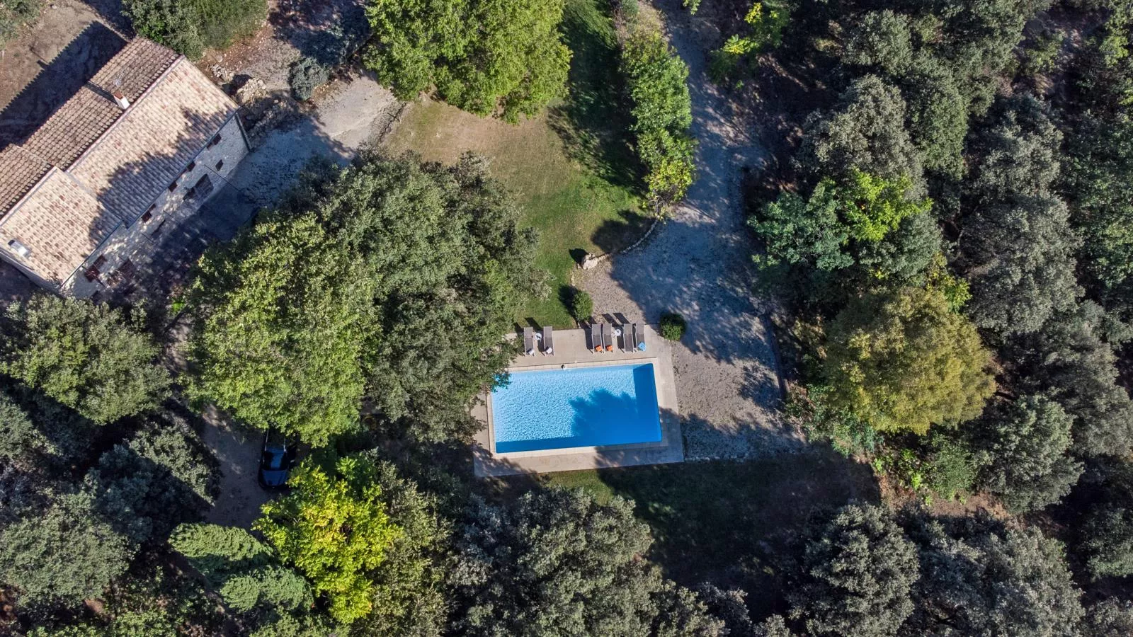Tauleigne-Exterior summer