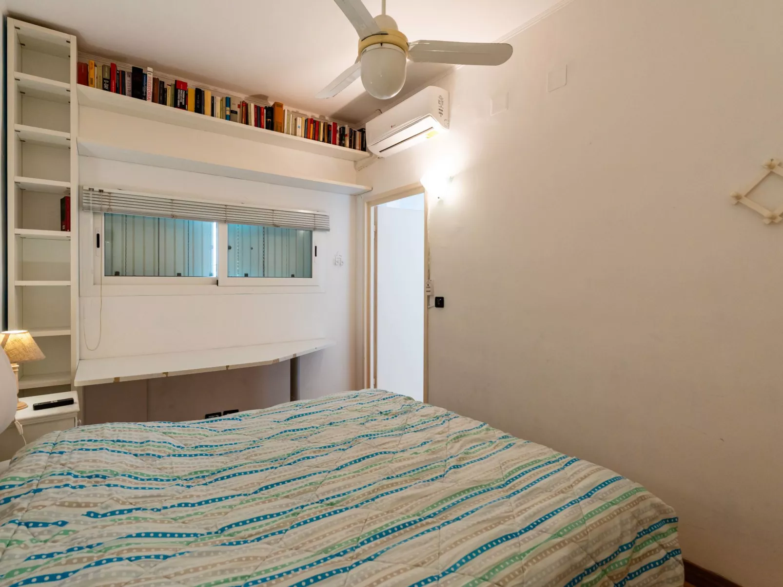 Capo Pino tra le Onde-Drinnen