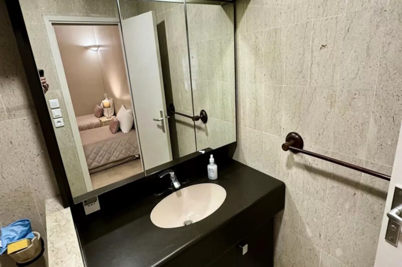 Studio à Cannes-Untagged