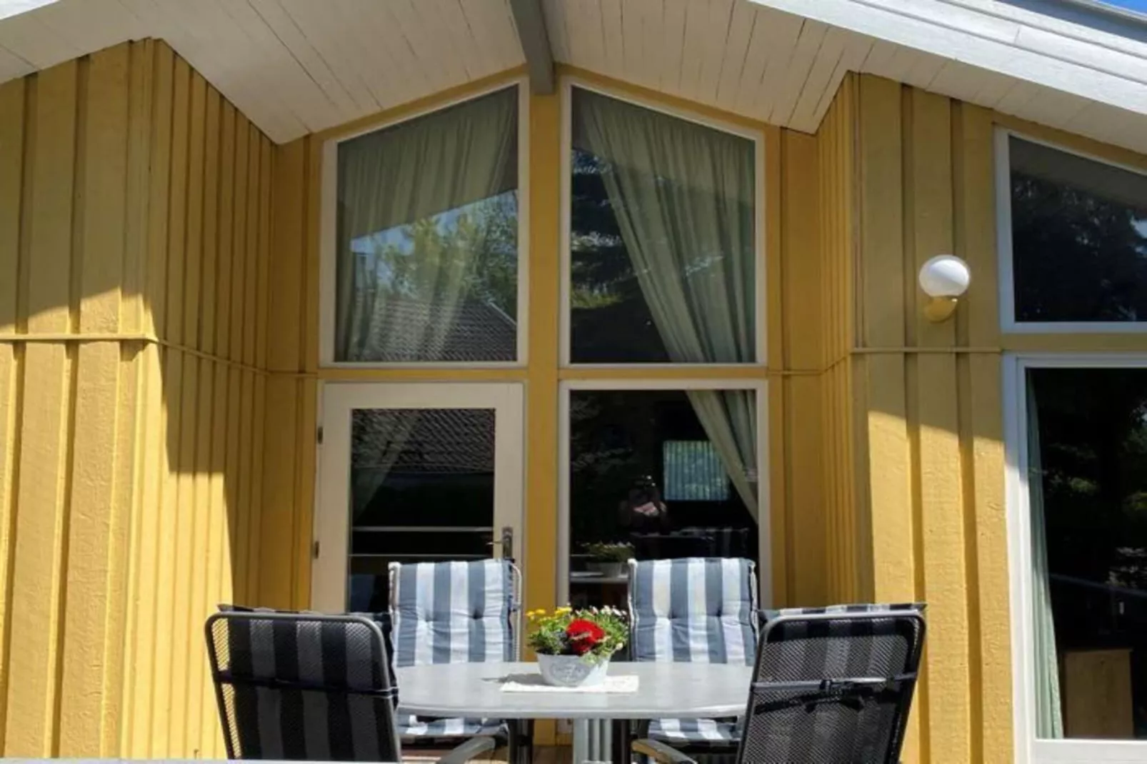 FH Seeschwalbe 95-Terrasse / balcon