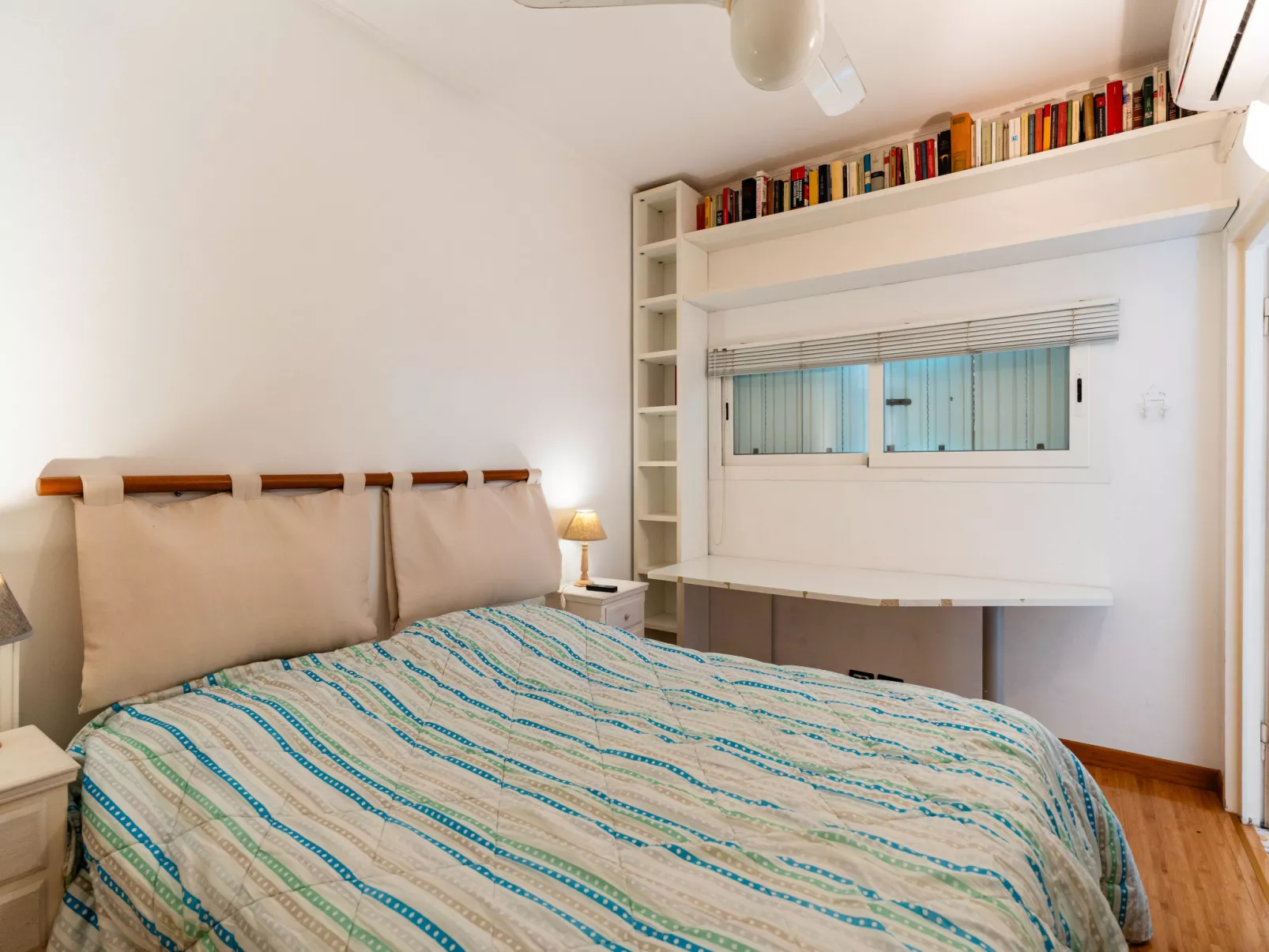 Capo Pino tra le Onde-Drinnen