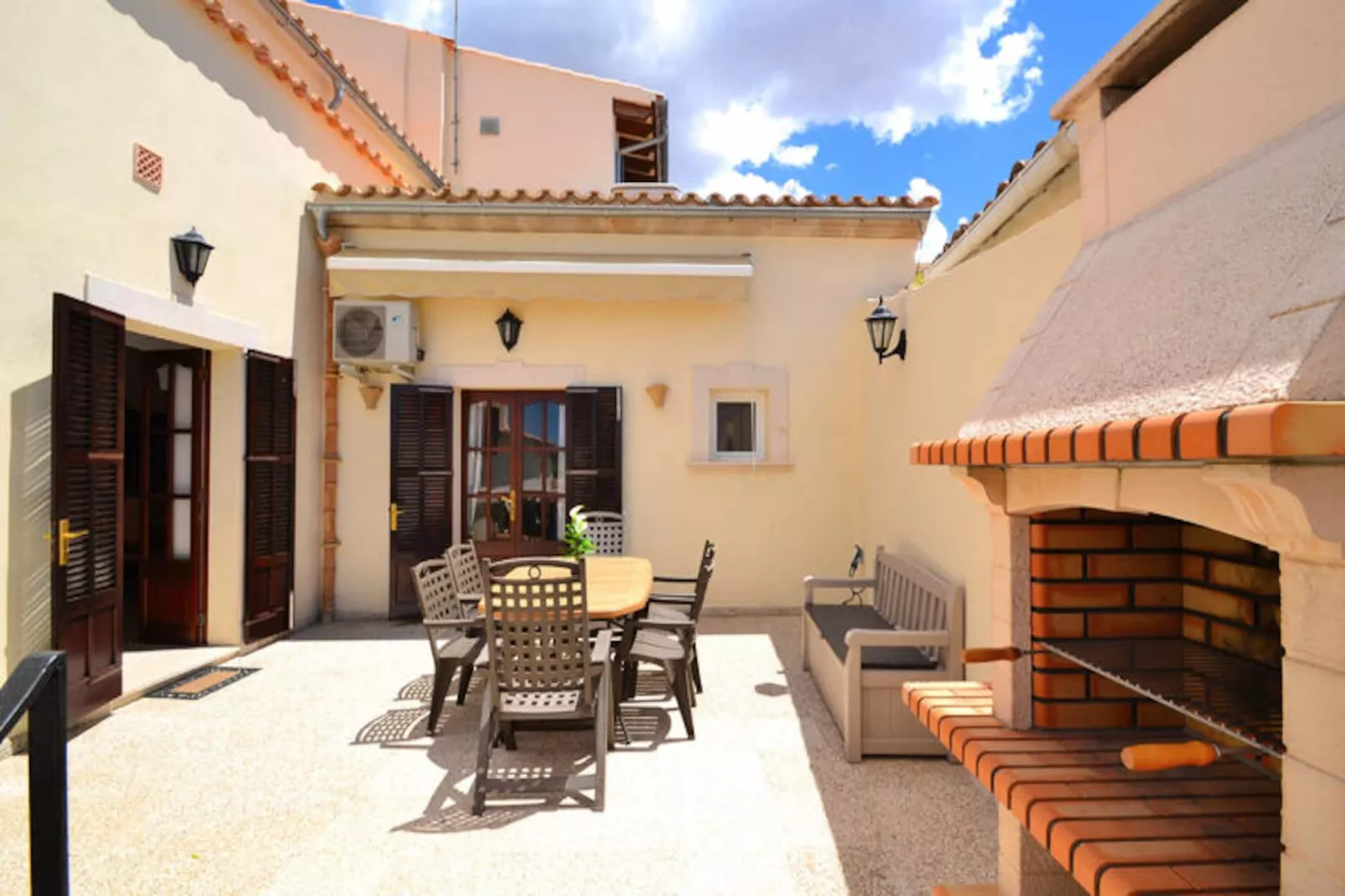 Maison à Búger-Untagged