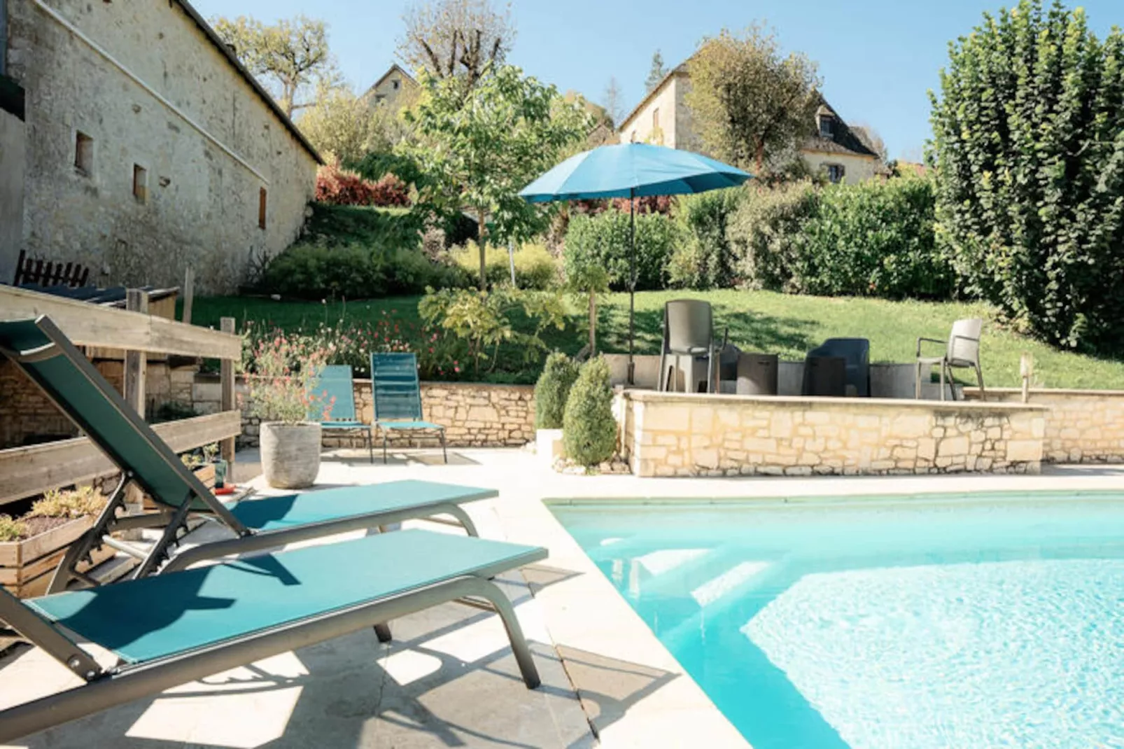 Maison à Coly-Non tagué