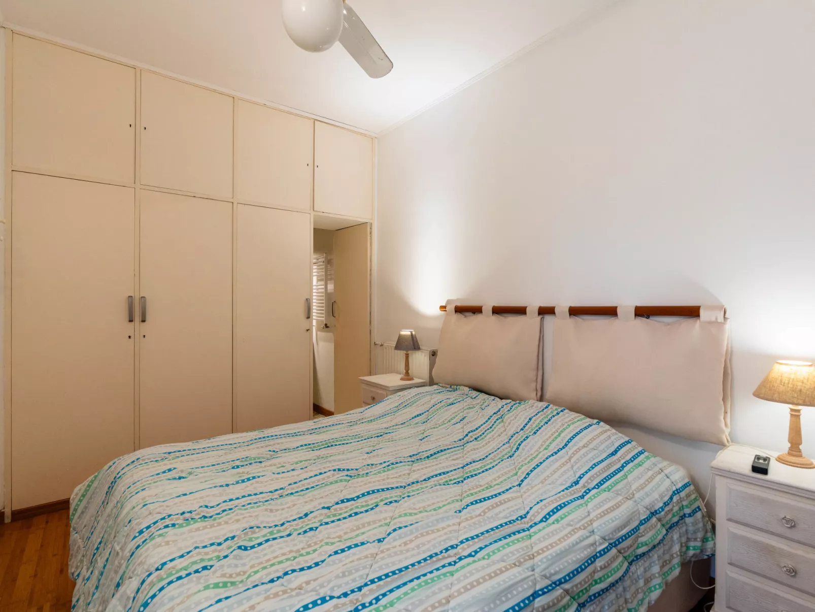 Capo Pino tra le Onde-Drinnen